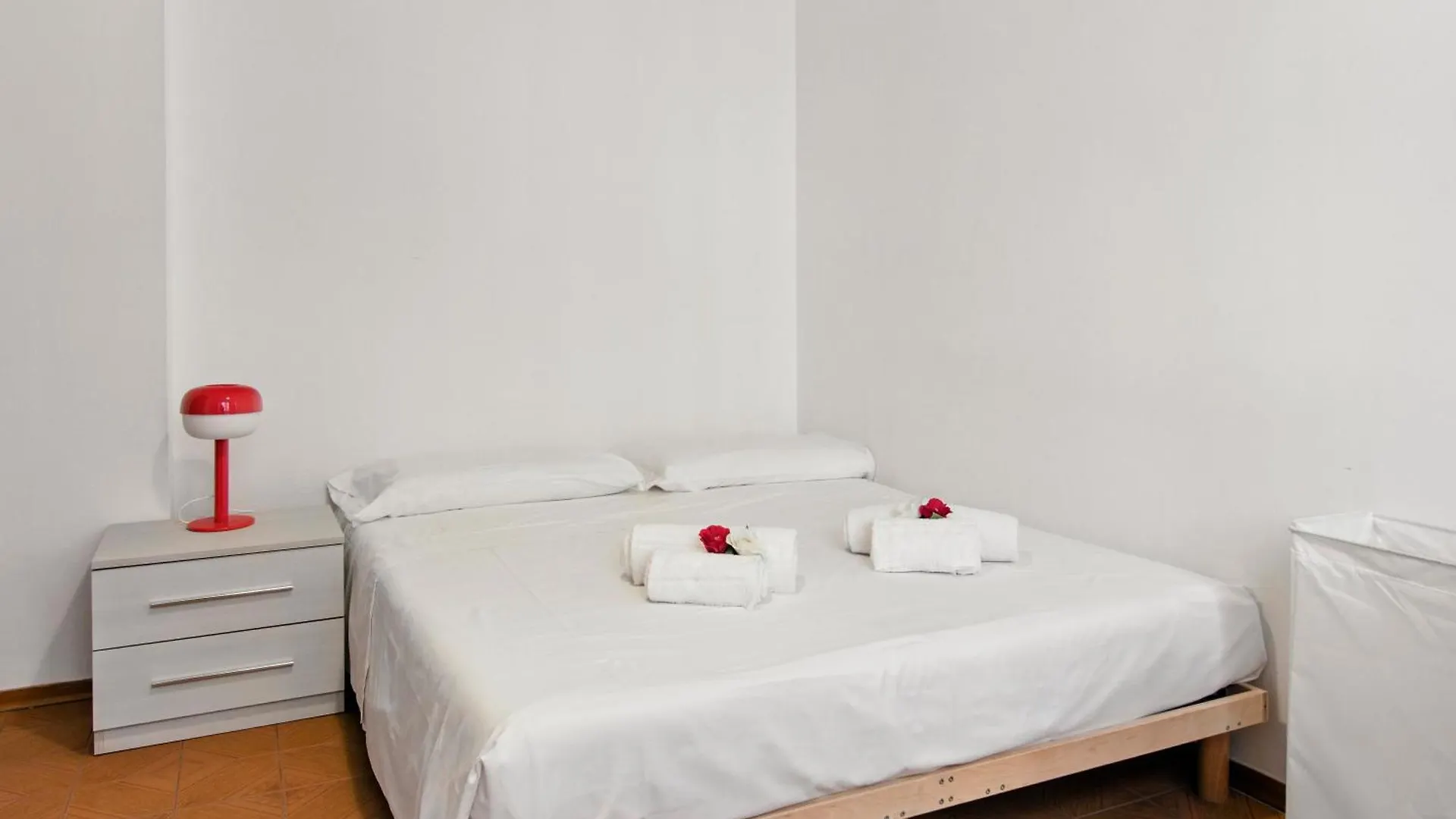 Landi 3 - 2 Camere Con Balcone, Ascensore E Parcheggio Pisa Apartman